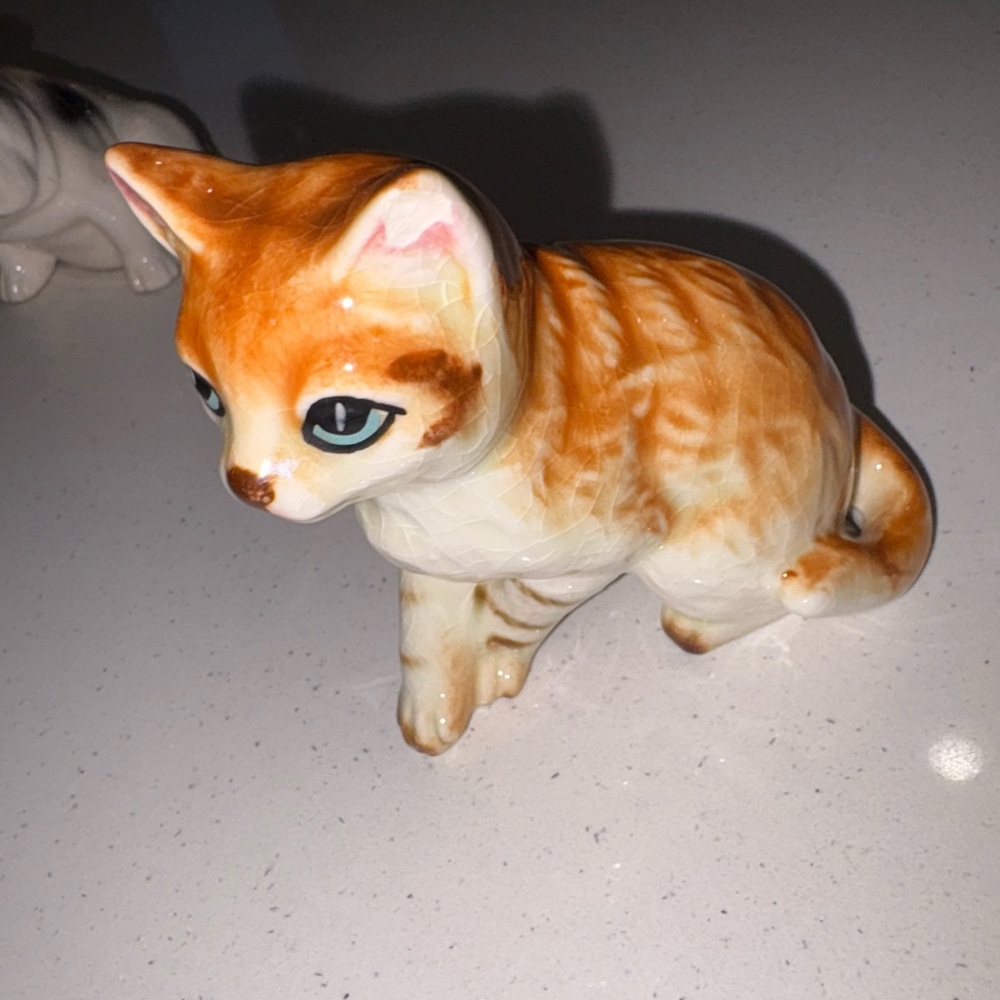 Cat figurine ginger calico painted ceramic Japan vintage mid century modern